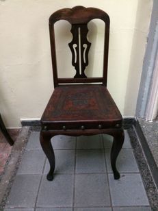 Cadeira Antiga 1