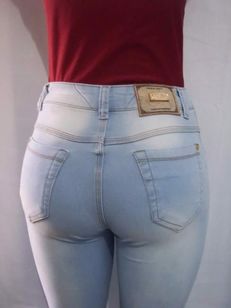 Calça Jeans com Lycra Cintura Alta