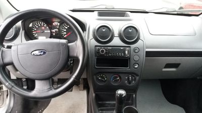 Ford Fiesta Hatch 1.0 (flex) 2009