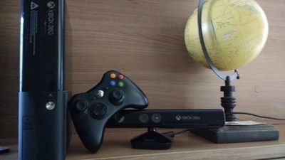 XBOX 360 + Kinect + 1 Controle