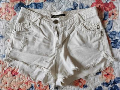 Bermuda Jeans Branca Feminino