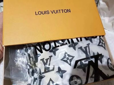 Lenço Echarpe Seda Luxo Louis Vuitton