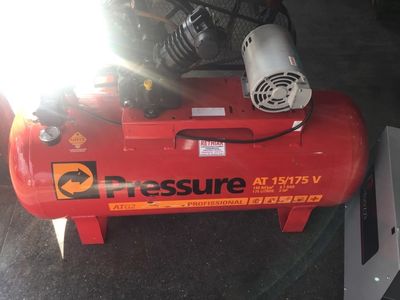 Compressor Pressure 15pes 175litros com Motor Trifásico
