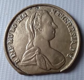 Medalha / Pingente Reproduzindo Thaler de 1780 Maria Theresa
