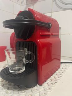 Cafeteira Nespresso Inissia Ruby Red - Máquina de Café