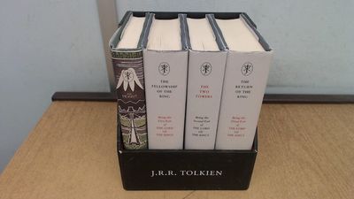 The Hobbit & The Lord Of The Rings Gift Set: a Middle-earth Treasury
