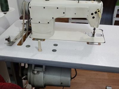 Vendo Máquina de Costura Profissional Yamata