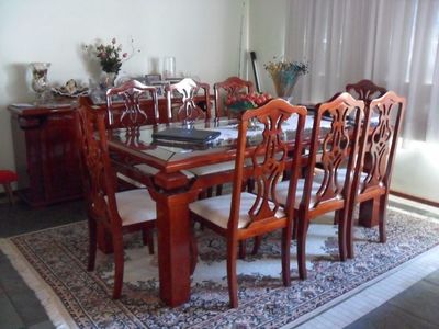 Mesa de Jantar com 8 Cadeiras e Balcão