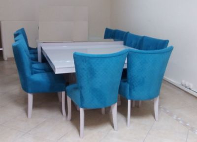 Mesa de Jantar com Aparador e 12 Cadeiras