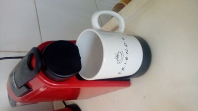 Cafeteira Elétrica Essenza Mini 1450w 127v ? Nespresso