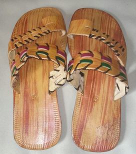 Sandálias de Couro Artesanal