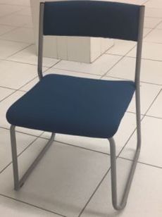 Cadeira Fixa Estofada em Tecido Azul