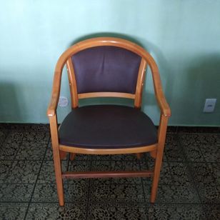 Mesa de Madeira com 4 Cadeiras com Tecido Impermeavel