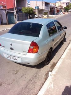 Vendo Clio Sedan 1.0 16v 2001