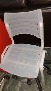 Cadeira Iso Branco Transparente