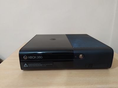 XBOX 360 com Kinect Destravado Usado em ótimo Estado