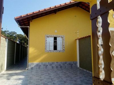 Vende Casa em Itanhaém com Piscina