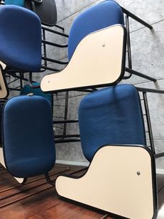 Vendo Móveis Usados Mesa e Cadeira