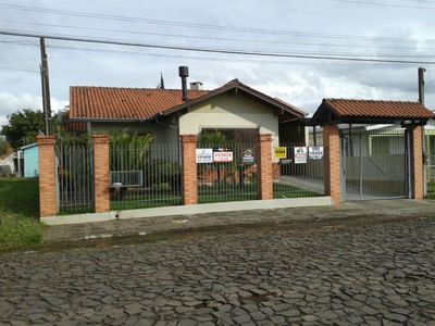 Casa com 3 Dorms em Taquara - Jardim do Prado por 450 Mil para Comprar