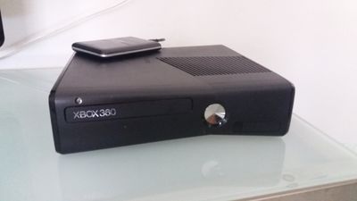 XBOX 360 Destravado + Kinect (35 Jogos Inclusos)