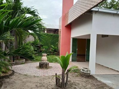 Casa com 4 Dormitórios à Venda, 450 m2 por RS 370.000,00 - Distrito - Manaus-am