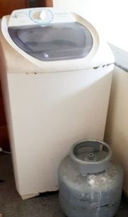 Vendo Máquina de Lavar Electrolux 7 Kg e Botija de Bas
