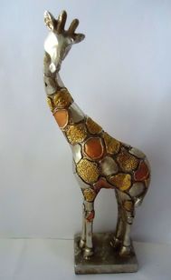 Girafa em Resina Dourada e Prateada