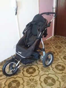 Carrinho de Bebê Safety First. com Suspensão, Freios e Roda de Bike