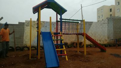 Playground Infantil Casinha de Eucalipto Tratado com Ponte