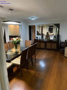 Vende Apartamento em Moema com 3 Suítes - Condomínio Edifíci