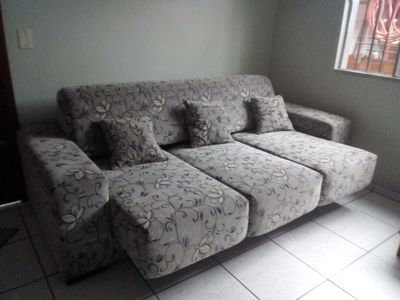 Sofa Retrátil 3 Lugares /semi Novo