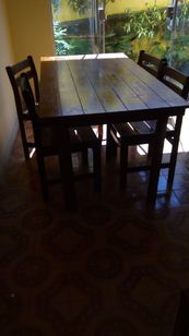 Mesa com Seis Cadeiras
