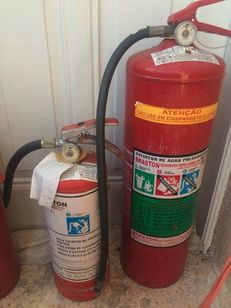 Extintores Pó Químico e água