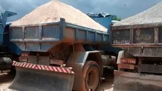 Caminhão Toco e Truck Fornecedor de Areia Brita Cascalho Saibr