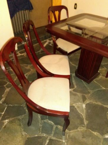 Mesa de Jantar e Cadeiras