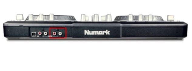 Controladora Mixtrack Pro Numark