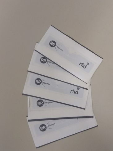 Leitor RFID , Antenas RFID com Cabos e 5 Etiquetas
