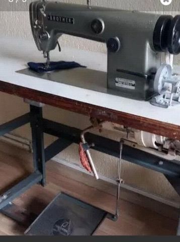 Máquina de Costura Indústrial Reta