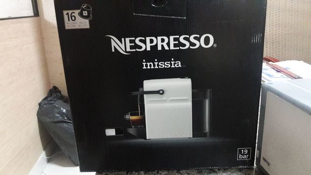 Cafeteira Nespresso Essenza