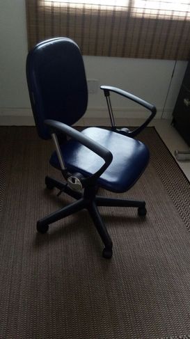 Mesa de Escritório + Cadeira