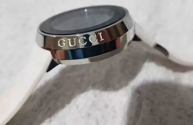 Relógio Silicone Branco Gucci