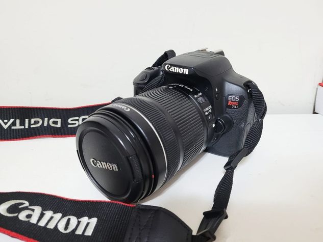 Câmera Canon T4i Rebel