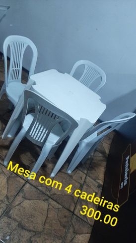 Mesa com 4 Cadeiras