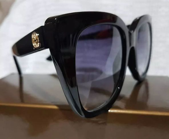 óculos de Sol Feminino Armação Preta Gucci