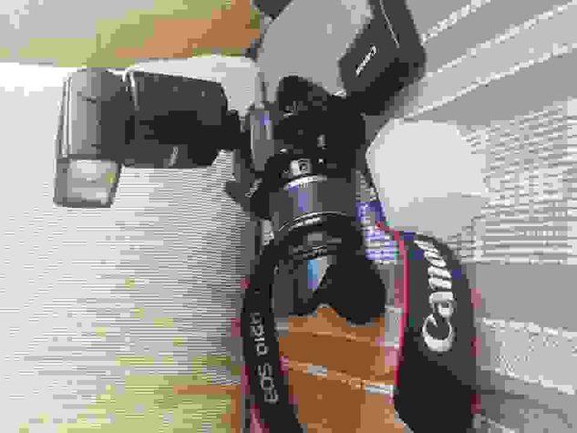 Cámara Fotográfica Profissional Canon Acompanha Flash Canon