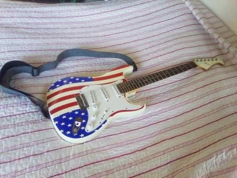Vendo Guitarra Eagle