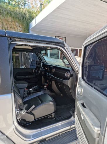 Jeep Wrangler Sahara 2 2019 - Novíssimo