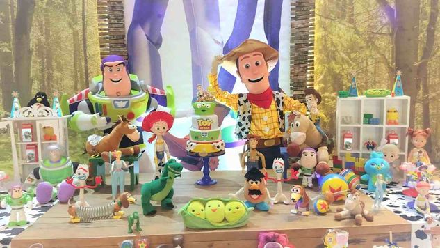 Toy Story Wood Buzz Cover Personagens Vivos