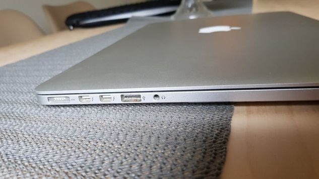 Macbook Pro 15 Retina I7 8gb Ram 250gb SSD