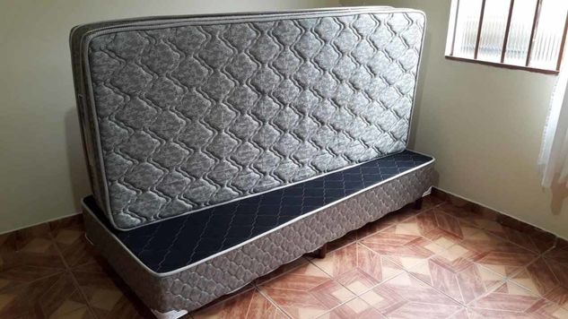 Vendo Cama Box em Perfeito Estado de Conservação